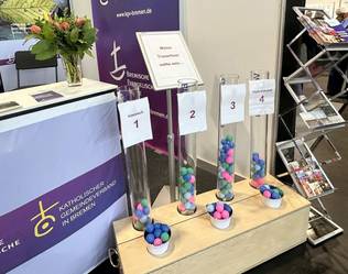 Ein Messestand